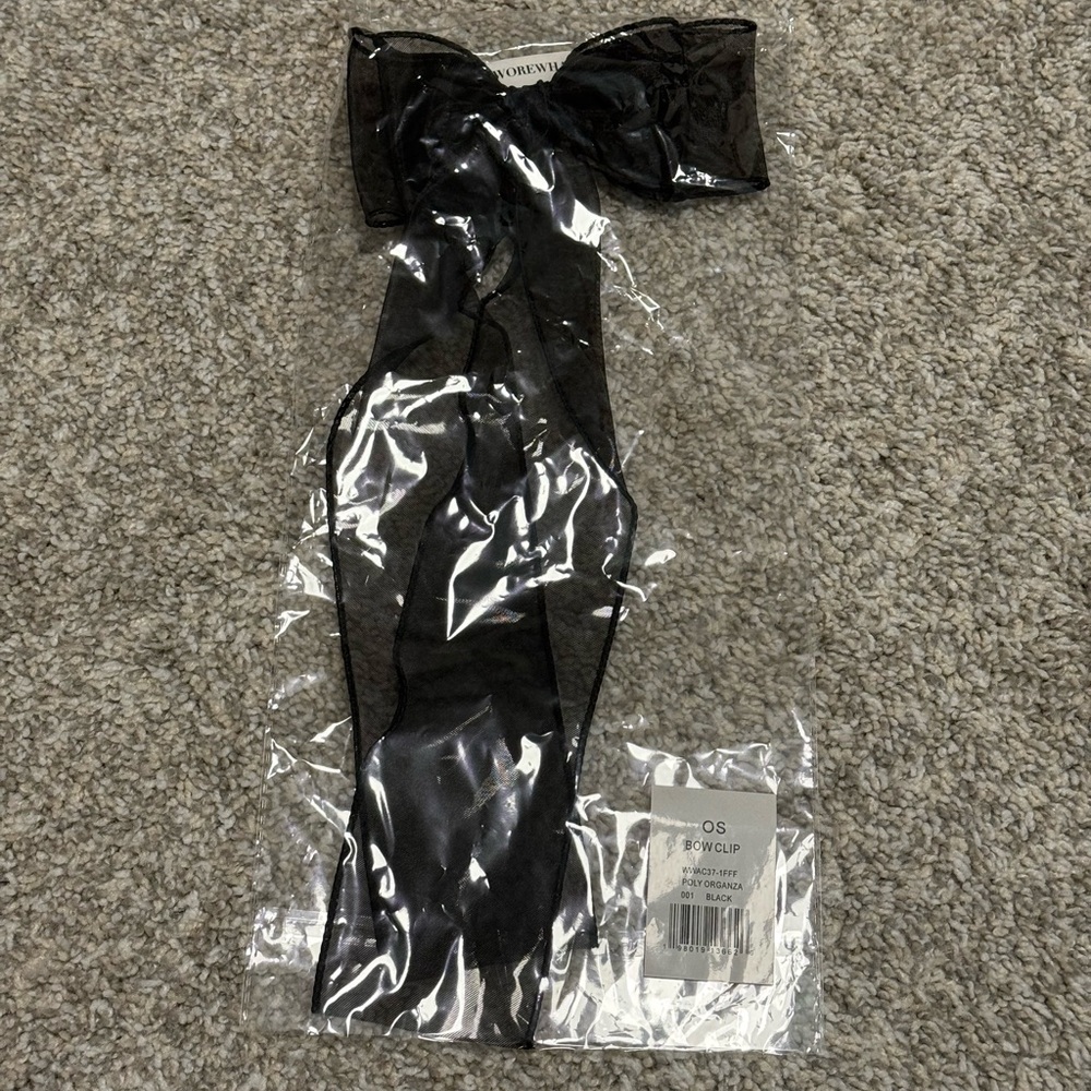 NWT WeWoreWhat Black Hair Bow Clip - Picture 3 of 7